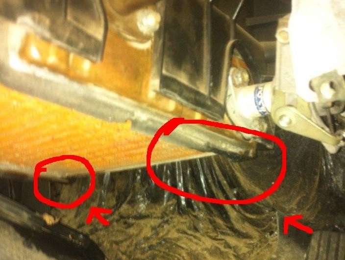 Как сделать радиатор печки с подогревом не снимая панель кондиционера? Для этого снимите кожух и нагревательные кабели